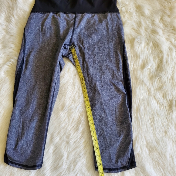 Lululemon Train Times Crop in Heathered Black/Black Size 6 - Picture 13 of 15